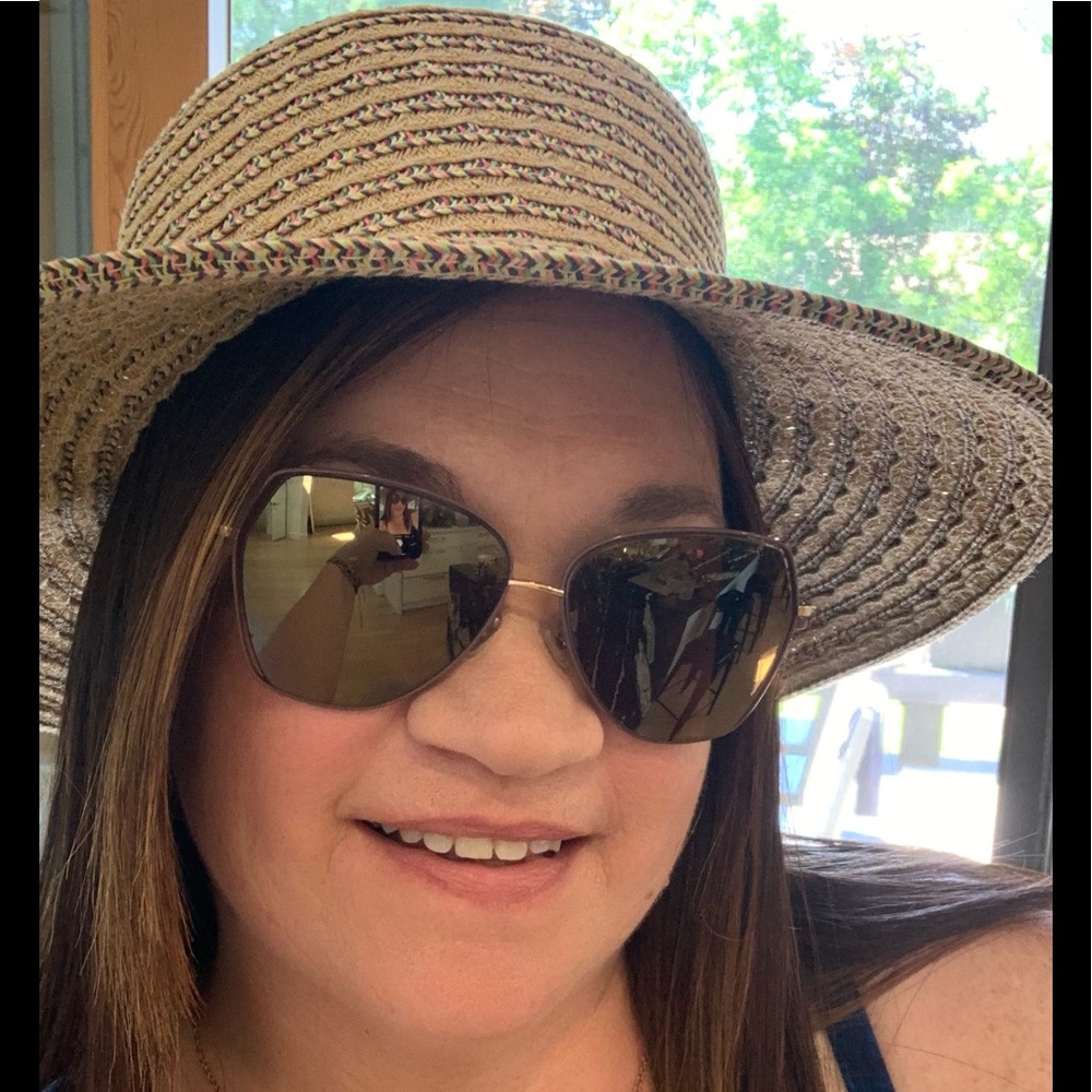 Meet your Posher, Rachel